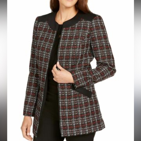 Kasper Jackets & Blazers - Kasper women's collarless tweed blazer with a plaid pattern size 6